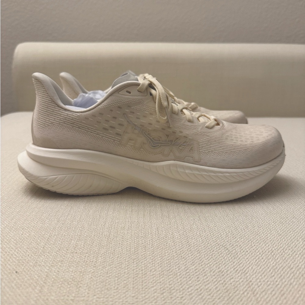 Hoka Women’s Mach 6 Running Shoes | Ivory + Glacier Grey | Size 9